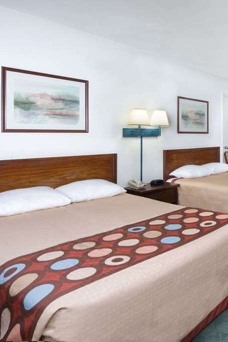 Hotel Super 8 Taylorville IL photo 2