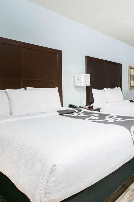 Hotel La Quinta Inn & Suites by Wyndham DFW Airport West - Euless photo 2