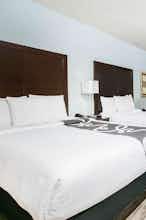 Hotel La Quinta Inn Ste DFW AP W photo 2