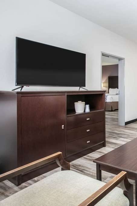 Hotel La Quinta Inn & Suites by Wyndham DFW Airport West - Euless photo 4