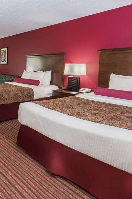 Hotel Baymont by Wyndham Mequon Milwaukee Area photo 2