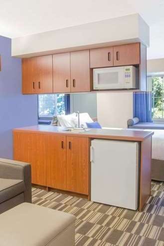 Hotel Microtel Inn & Suites by Wyndham Manistee photo 3