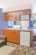 Hotel Microtel Inn & Suites by Wyndham Manistee photo 3