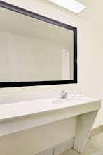 Hotel Super 8 Byron/South Macon photo 5