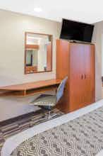 Hotel Microtel Inn & Suites by Wyndham Manistee photo 2
