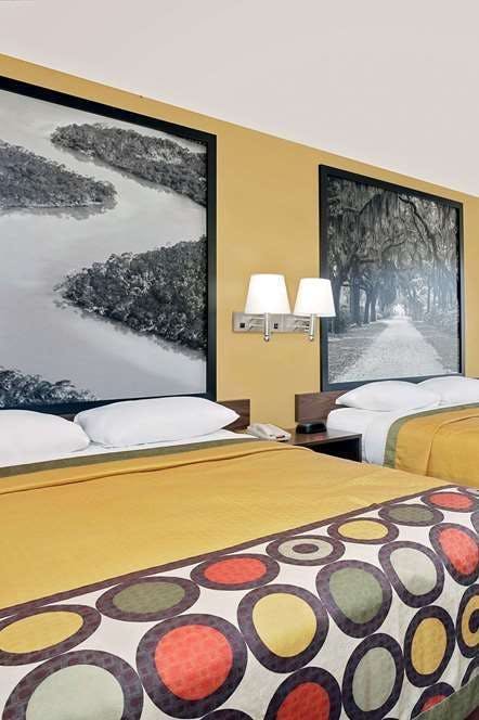 Hotel Super 8 by Wyndham Byron/South Macon photo 2