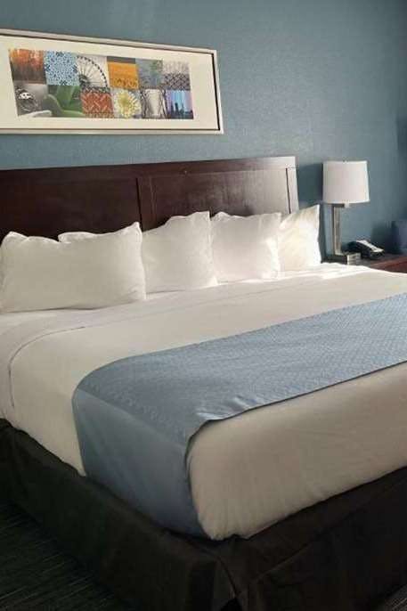 Hotel Wingate by Wyndham Great Falls photo 1