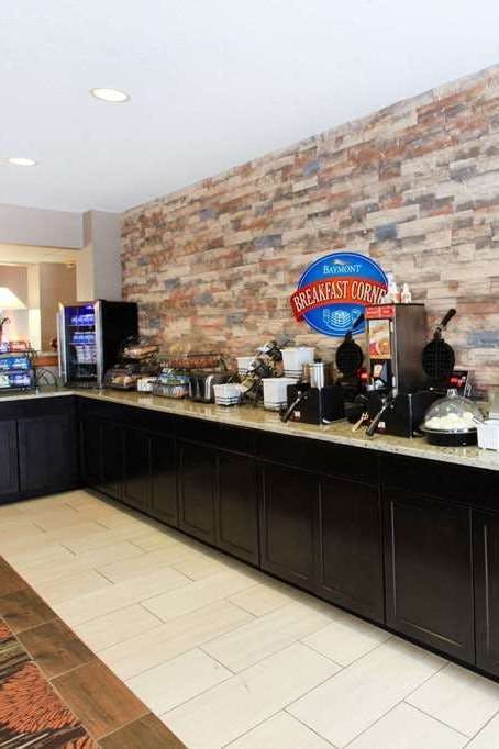Hotel Baymont by Wyndham Auburn photo 5