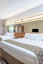 Hotel Microtel Inn & Suites by Wyndham Cadiz photo 2