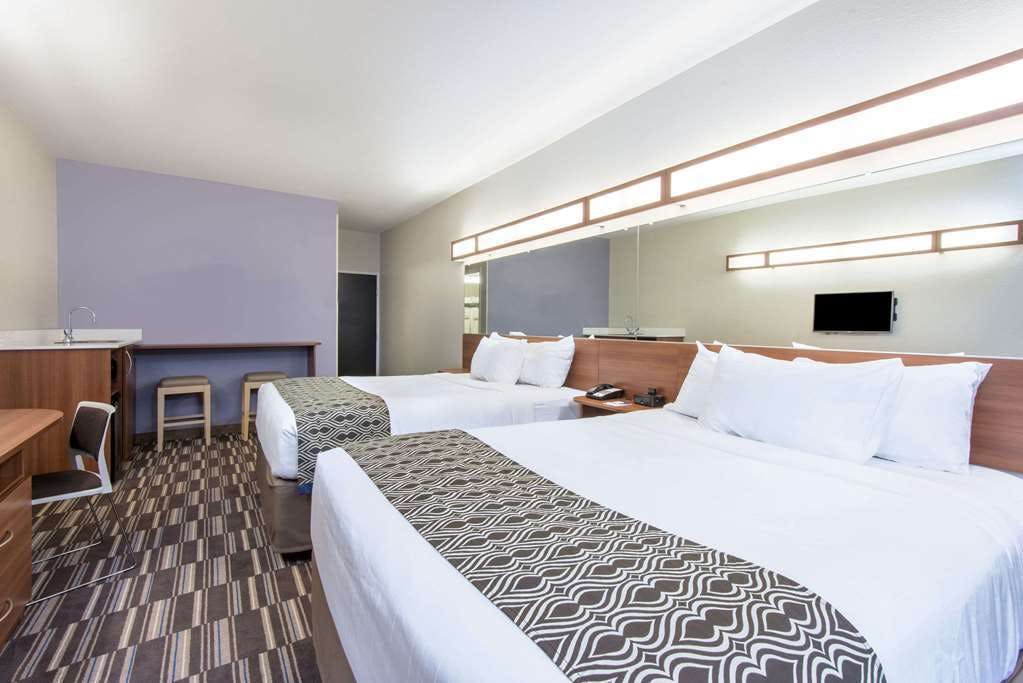 Hotel Microtel Inn & Suites by Wyndham Cadiz photo 3