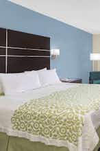 Hotel Days Inn by Wyndham Newberry photo 1