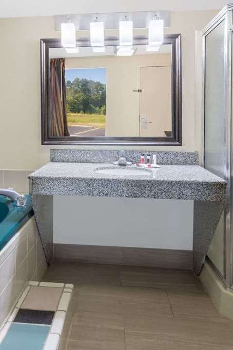 Hotel Days Inn by Wyndham Newberry photo 5