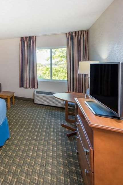 Hotel Days Inn by Wyndham Kirksville photo 3