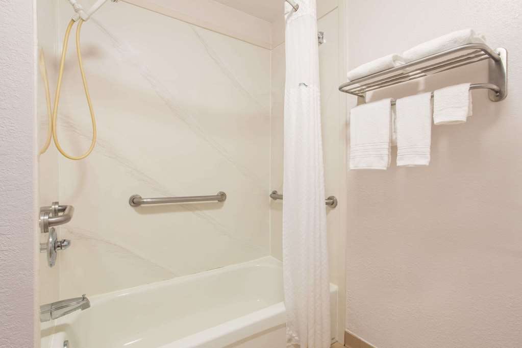 Hotel Days Inn Navarre near Beach photo 3