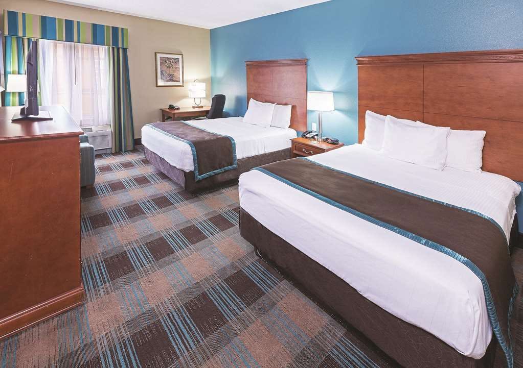 Hotel La Quinta Inn & Suites by Wyndham Houston Hobby Airport photo 4