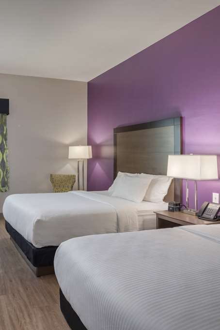 Hotel La Quinta Inn & Suites by Wyndham Visalia/Sequoia Gateway photo 2