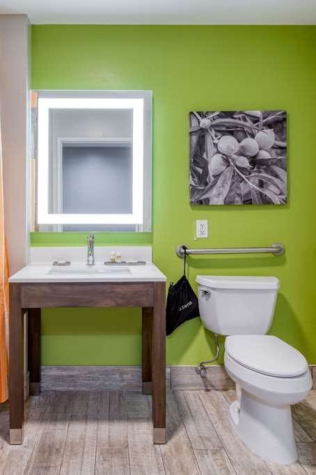 Hotel La Quinta Inn & Suites by Wyndham Visalia/Sequoia Gateway photo 5