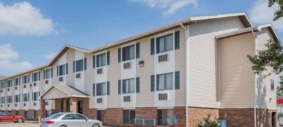 Super 8 Manhattan KS