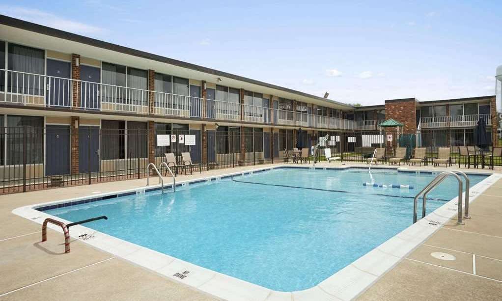 Days Inn by Wyndham Frederick