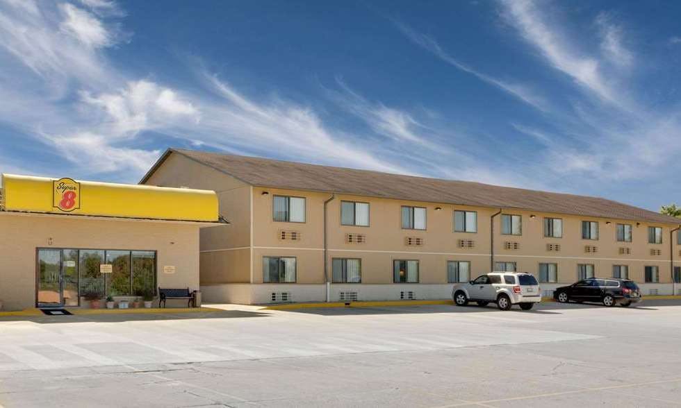 Super 8 by Wyndham Macomb