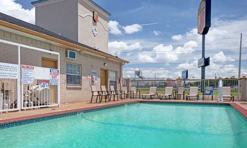 Super 8 Dallas East Near Fair Park Downtown