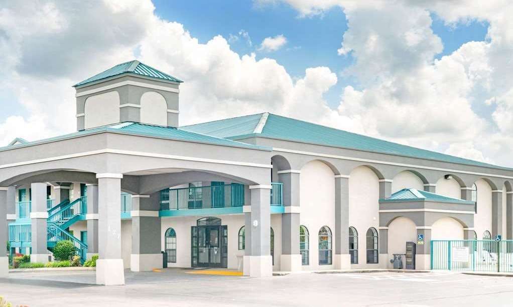 Super 8 by Wyndham Murfreesboro