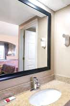 Hotel Super 8 by Wyndham Murfreesboro photo 5