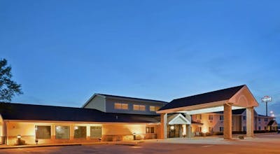 AmericInn by Wyndham West Burlington