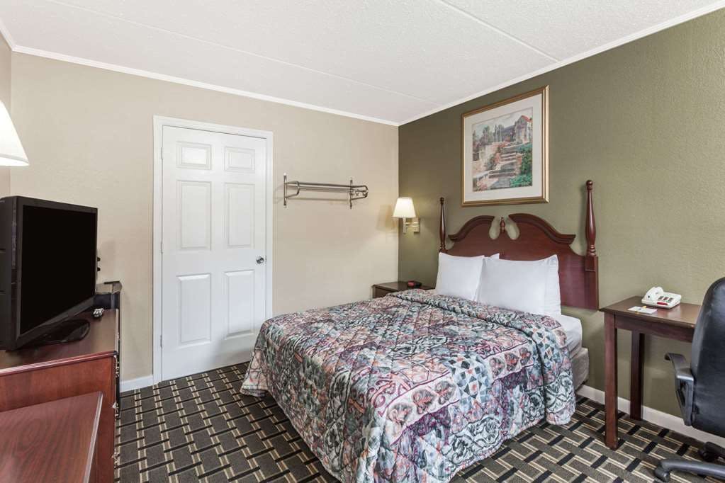 Hotel Days Inn by Wyndham Lenoir City photo 2
