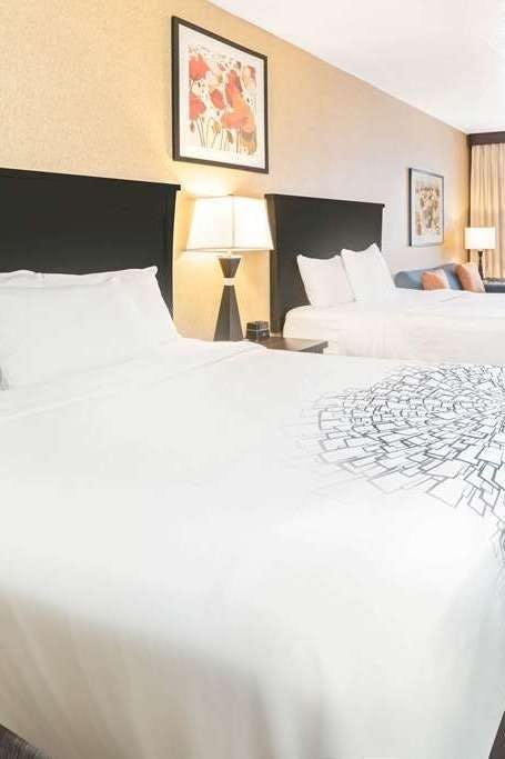 Hotel La Quinta Inn & Suites by Wyndham Logan photo 2