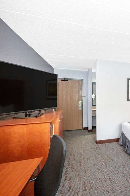 Hotel AmericInn by Wyndham Ankeny/Des Moines photo 4