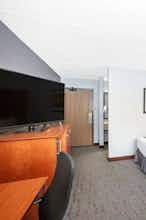 Hotel AmericInn by Wyndham Ankeny/Des Moines photo 4