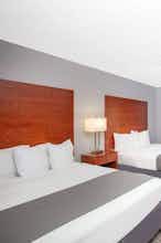 Hotel AmericInn by Wyndham Ankeny/Des Moines photo 2