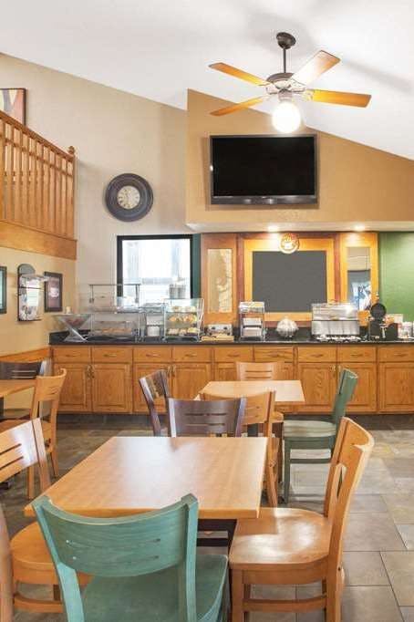 Hotel AmericInn by Wyndham Ankeny/Des Moines photo 5