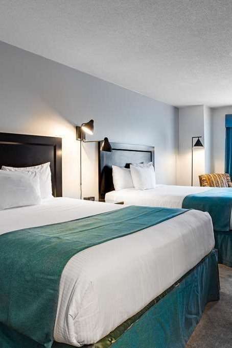 Hotel Ramada by Wyndham Surrey/Langley photo 2