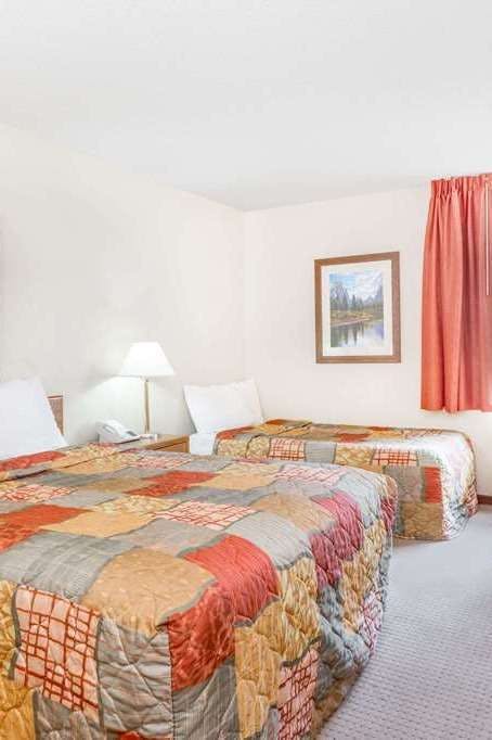 Hotel Days Inn by Wyndham Iron Mountain photo 2