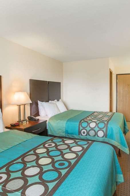 Hotel Super 8 by Wyndham Danville photo 2