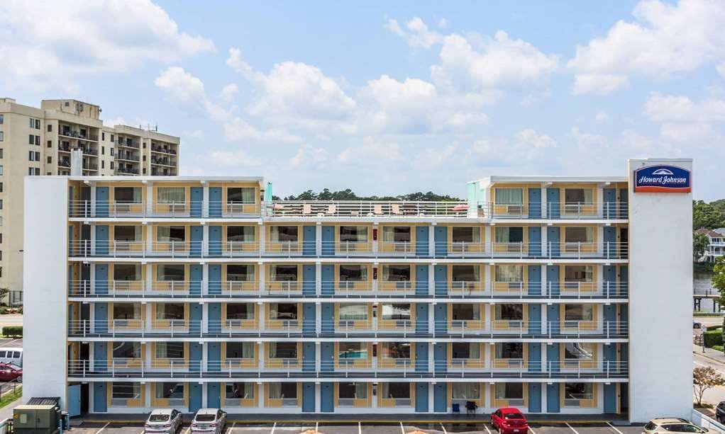 Howard Johnson by Wyndham Virginia Beach At The Beach