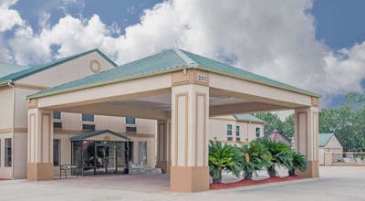 Days Inn by Wyndham Denham Springs-Baton Rouge East
