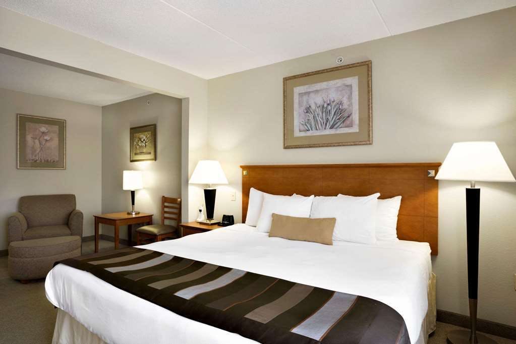 Hotel Wingate by Wyndham Louisville East photo 3