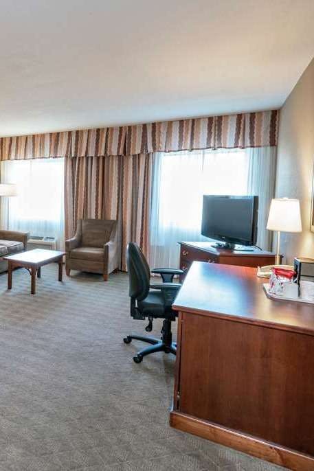 Hotel Ramada Kelowna Conf Centre photo 4