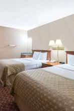 Hotel Ramada Topeka Convention Ctr photo 3