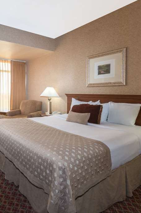 Hotel Ramada Topeka Convention Ctr photo 1