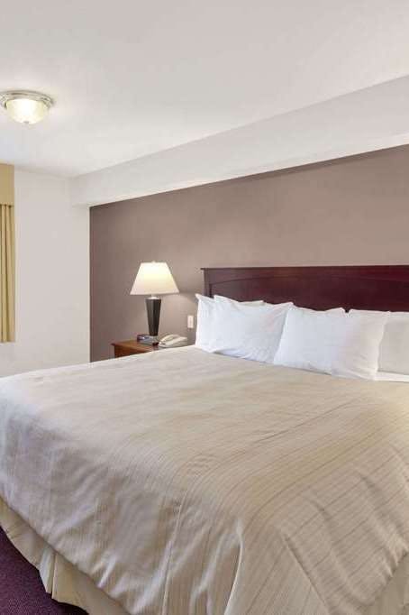 Hotel Days Inn by Wyndham Kamloops BC photo 1