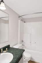 Hotel Days Inn by Wyndham Kamloops BC photo 4