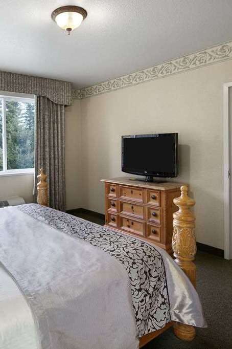 Hotel Ramada by Wyndham Olympia photo 3