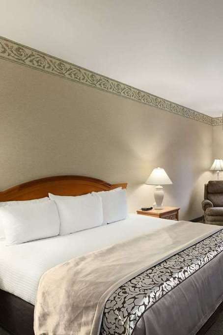 Hotel Ramada by Wyndham Olympia photo 1