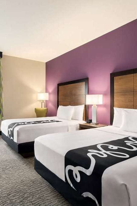 Hotel La Quinta Inn & Suites by Wyndham Burlington photo 2