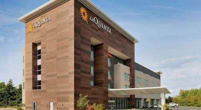 La Quinta Inn & Suites by Wyndham Burlington