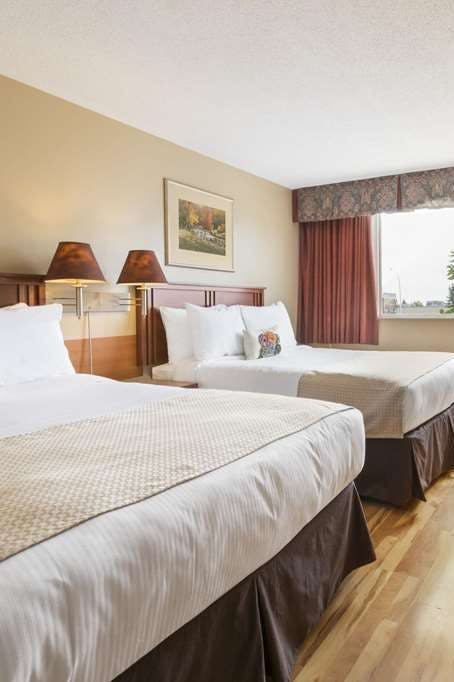 Hotel Travelodge by Wyndham Edmonton East photo 2